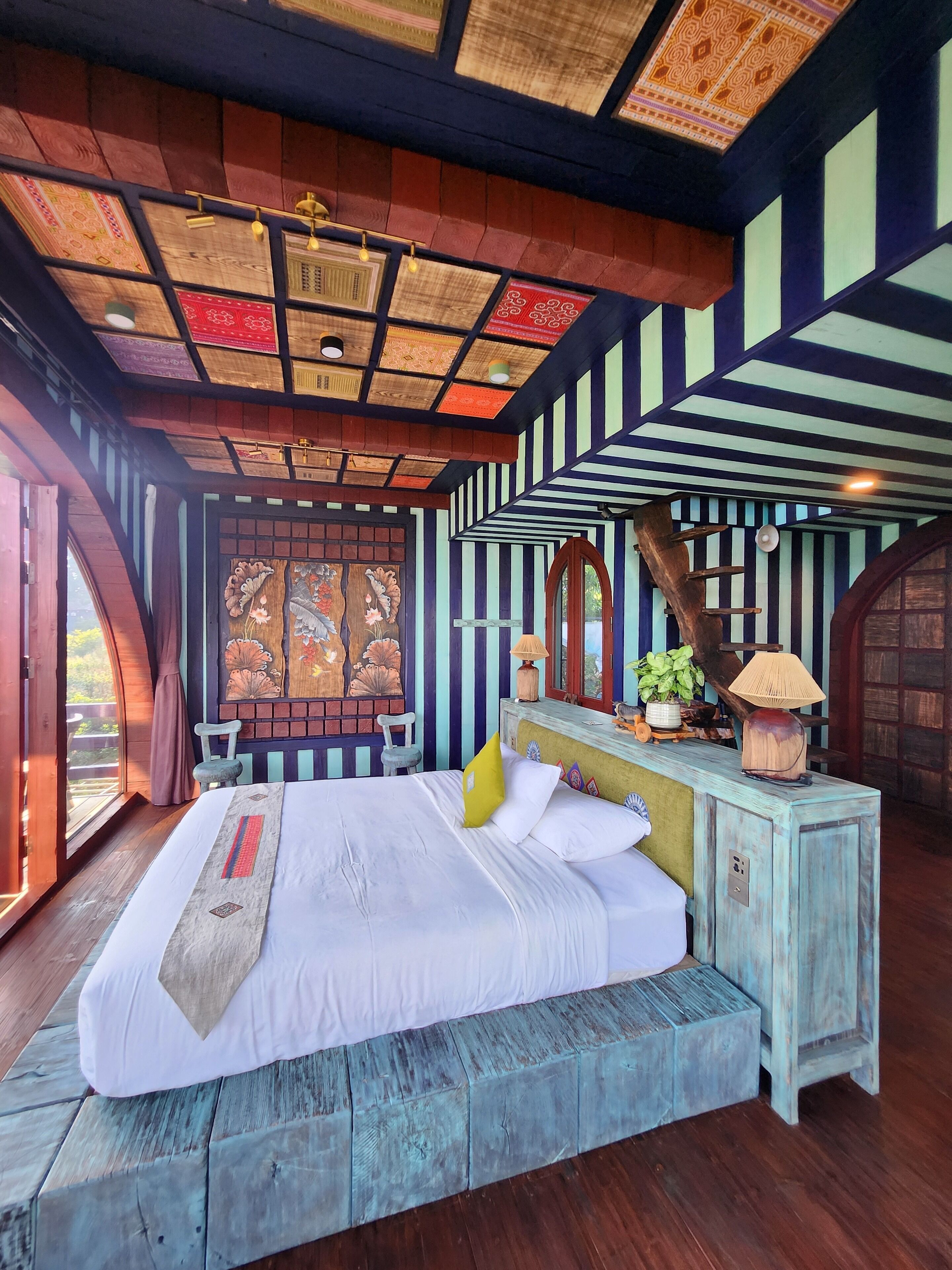 signature studio, 2 bedrooms, mountain view | 1 bedroom, down duvets, in-room safe, individually decorated