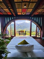 特色开间, 2 间卧室, 山景 | 羽绒被、客房内保险箱、特色装修、特色家居