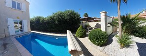 Piscina a l'aire lliure i piscina climatitzada 