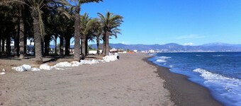 Detached house with pool, 200m. the beach, restaurants and shops 