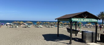 Detached house with pool, 200m. the beach, restaurants and shops