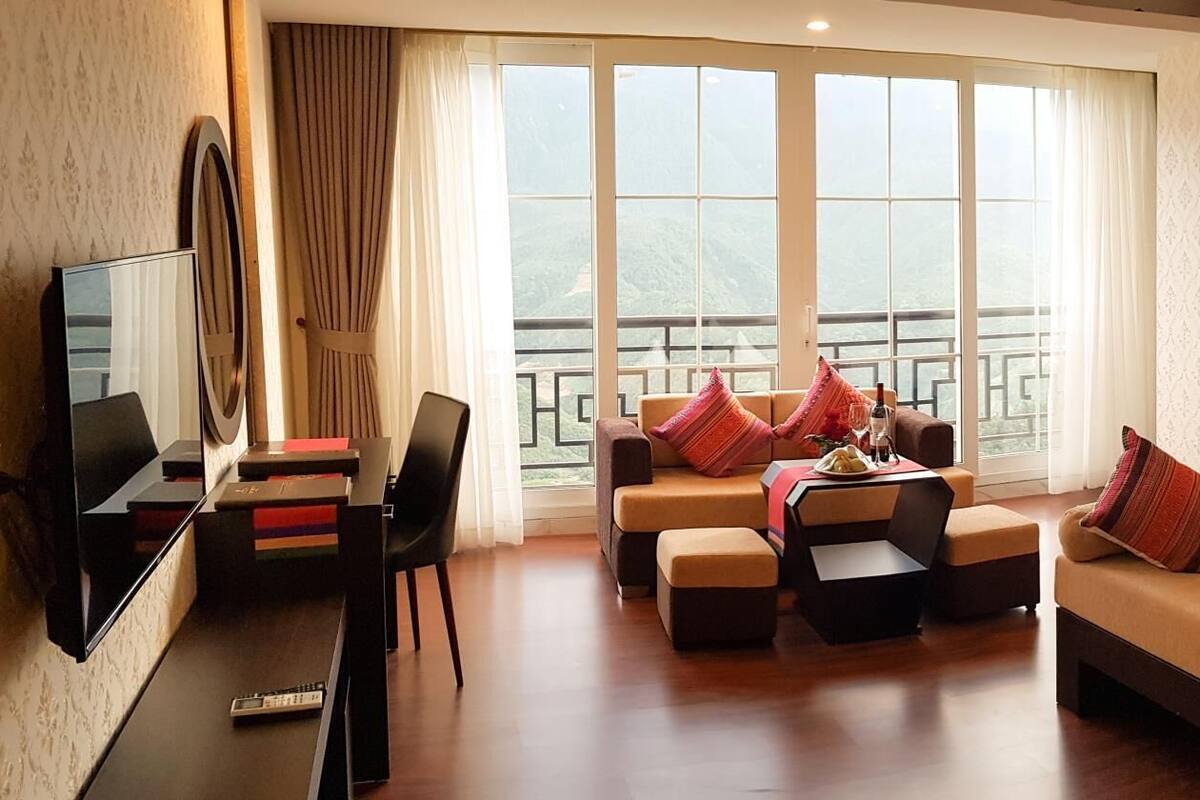 Minibar, in-room safe, desk, soundproofing