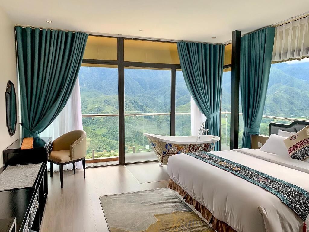 Minibar, in-room safe, desk, soundproofing