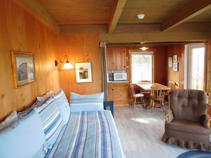 Smart TV, fireplace, DVD player, table tennis