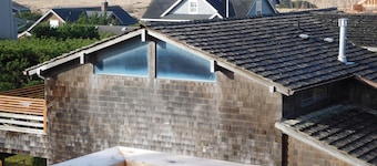 Fantastic Family Home – Ocean View Deck, Ping Pong, Games, Sand Box, Near Golf/R