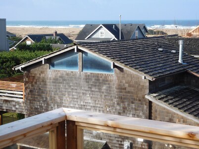 Fantastic Family Home – Ocean View Deck, Ping Pong, Games, Sand Box, Near Golf/R