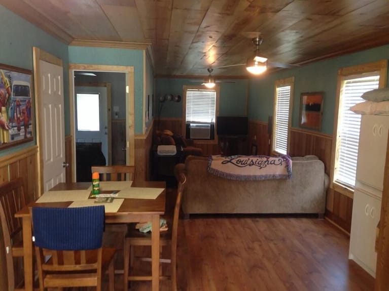 Bayou Belle Inn In Pierre Part, La Sits On Belle River Water Frontage. - Lake Verret, LA