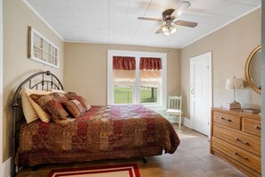 2 bedrooms, iron/ironing board, travel crib, free WiFi