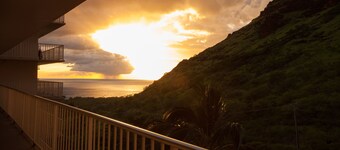 MAKAHA CONDO NEAR BEACH/GOLF
