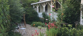 DOWNTOWN MURPHYS, HALF BLOCK TO MAIN ST