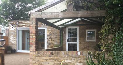 Garden bungalow - dog friendly