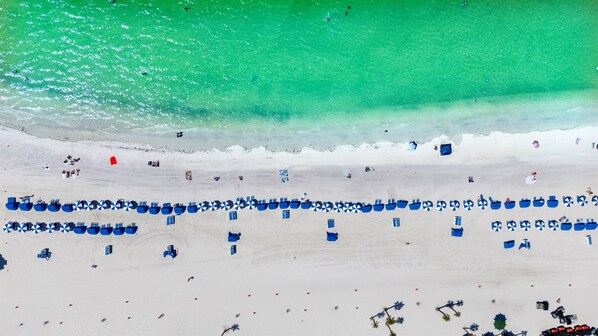 Beach nearby, beach towels -  Spotless Condo Stunning 180° Views Comfy King Beds Walk 2 Beach No Car Needed (Clearwater Beach)
