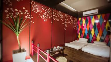 Twin Room (Oiran) | Desk, blackout drapes, free WiFi, bed sheets
