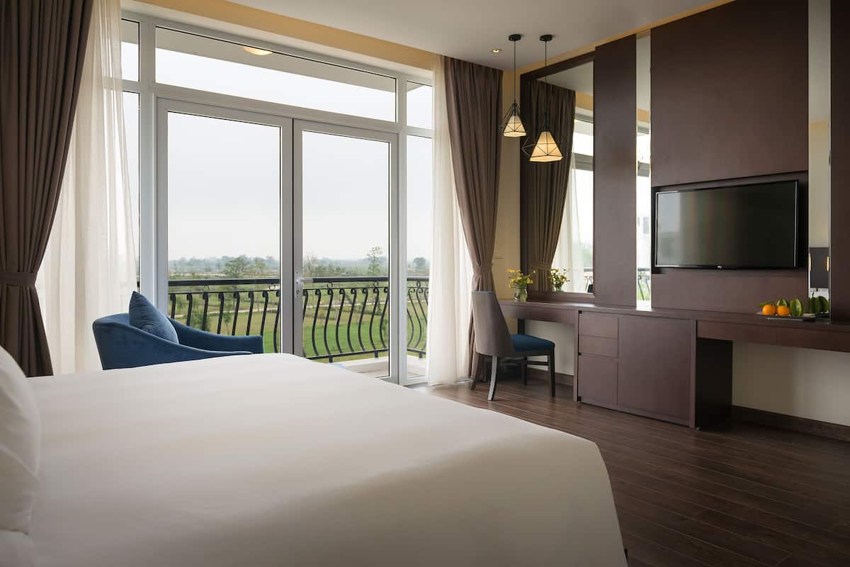 Minibar, két bảo mật tại phòng, bàn, màn/rèm cản sáng 