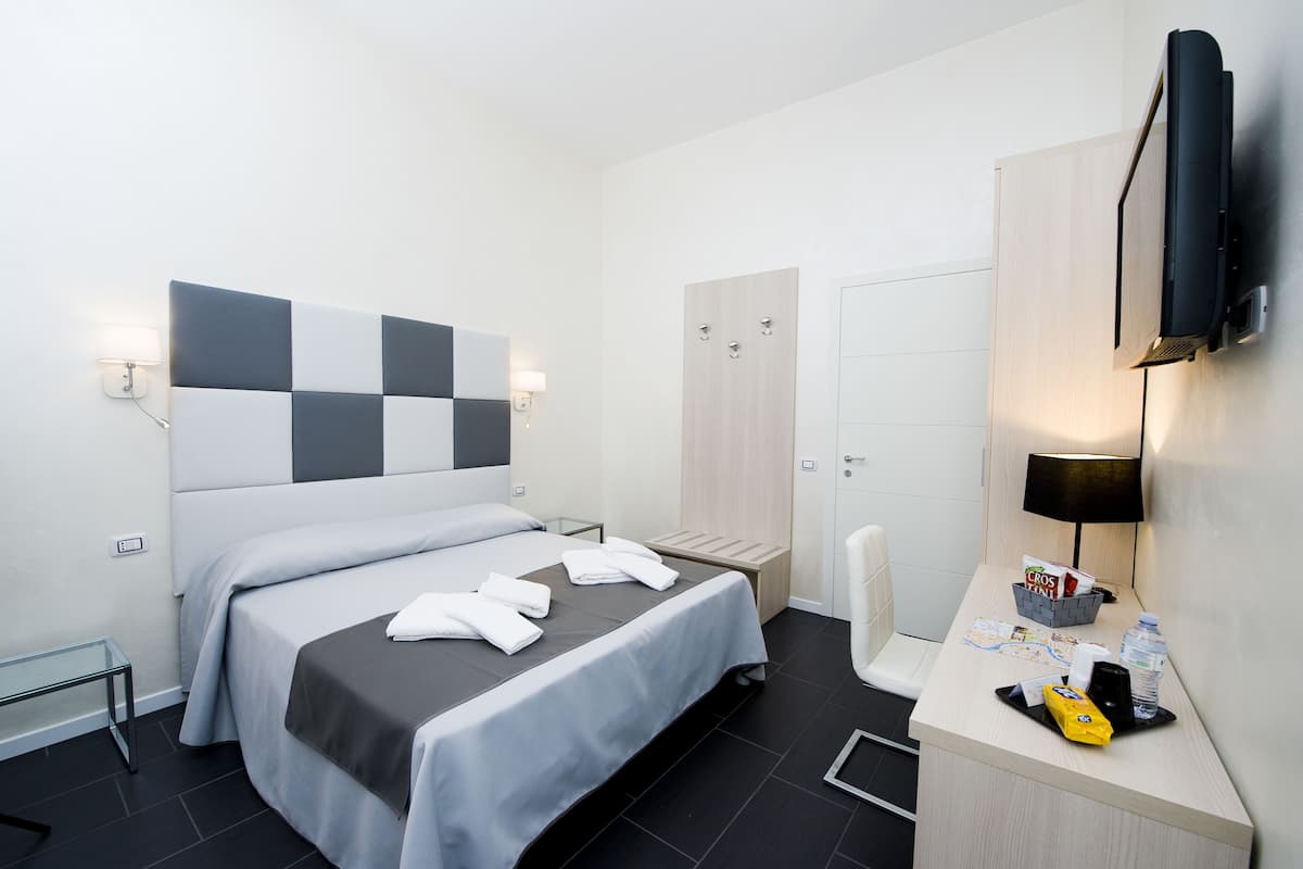 Chambre Standard Double ou avec lits jumeaux | Minibar, coffres-forts dans les chambres, bureau