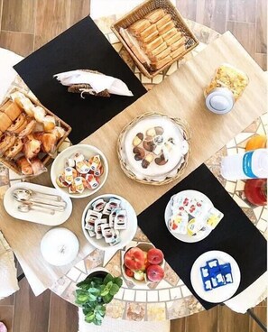 Free daily buffet breakfast