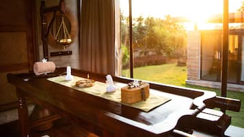 Body treatments, hydrotherapy, aromatherapy, hot stone massages
