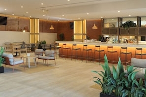 Bar (on property) - City Express Plus by Marriott Puerto Vallarta (Puerto Vallarta)