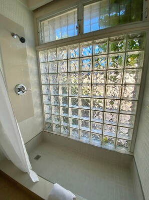 Shower, hair dryer, towels - Poolside - 3Br/Bath Villa, Perfect for Families - 1 min walk to Margaritaville!  (St Thomas)