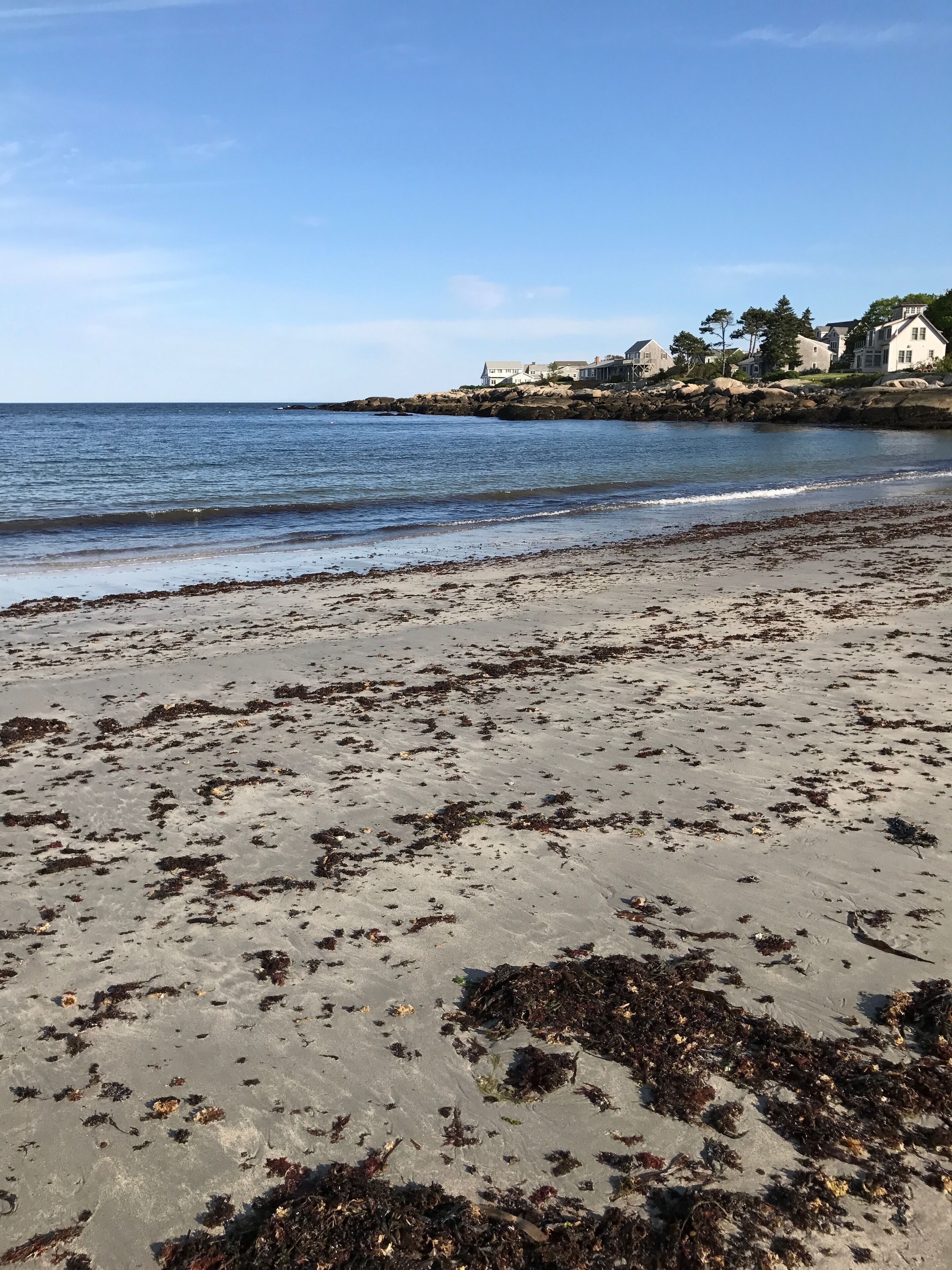 Beach nearby, sun loungers, beach towels