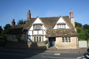Exterior - The Rectory Lacock, family accommodation in the heart of Lacock (Lacock)