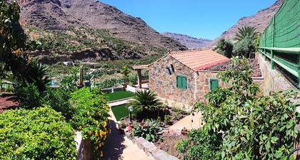 TINO HOUSE - FOR 5 PEOPLE- SWIMMING POOL