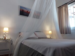 3 bedrooms, iron/ironing board, free WiFi, bed sheets - Country Finca with private pool, air con and all amenities. (Coin)