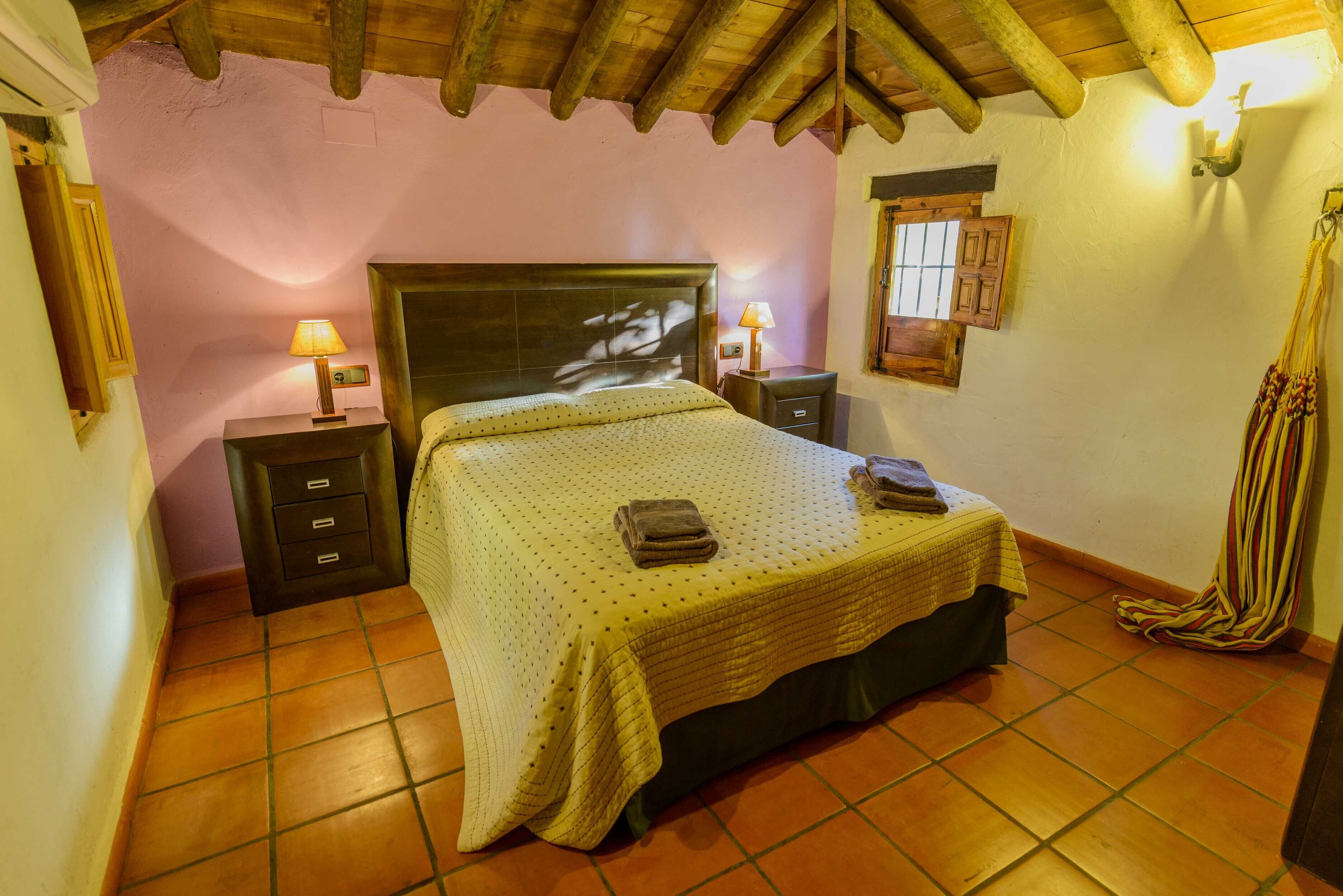 3 多间卧室、熨斗/熨衣板、免费 WiFi、床单