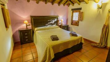 3 chambres, fer et planche à repasser, Wi-Fi gratuit, draps fournis