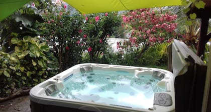 Kay Zanndoli, sea view, pool, jacuzzi, garden