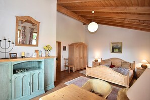 4 habitaciones, tabla de planchar con plancha y wifi 