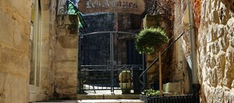The houses of the Perigord side Vézère