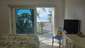 Iron/ironing board, free WiFi, bed sheets - Shores Penthouse,End unit Beachfront 100% beach view from every window,sunsets, (Fort Myers Beach)