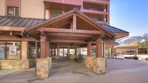 Exterior - Mountain Elegant - Stunning Contemporary Ski-In/Ski-Out Unit, Views Galore! (Breckenridge)