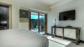 3 slaapkamers, een strijkplank/strijkijzer, gratis wifi, beddengoed