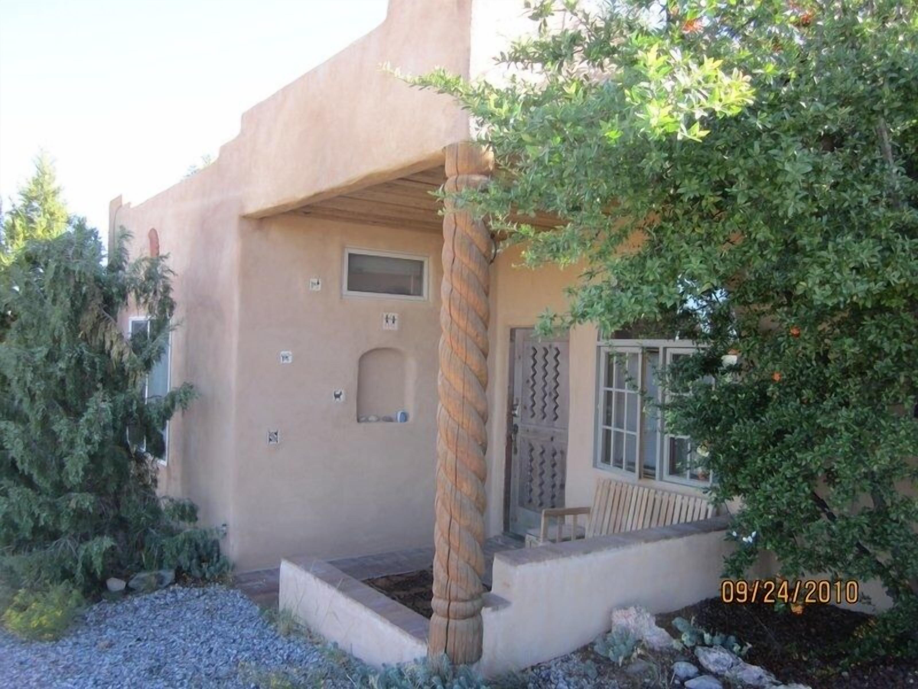 Unique Santa Fe Area Casita on 5 Acres with Great Views and nice amenities