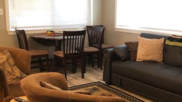 Smart TV, fireplace, DVD player