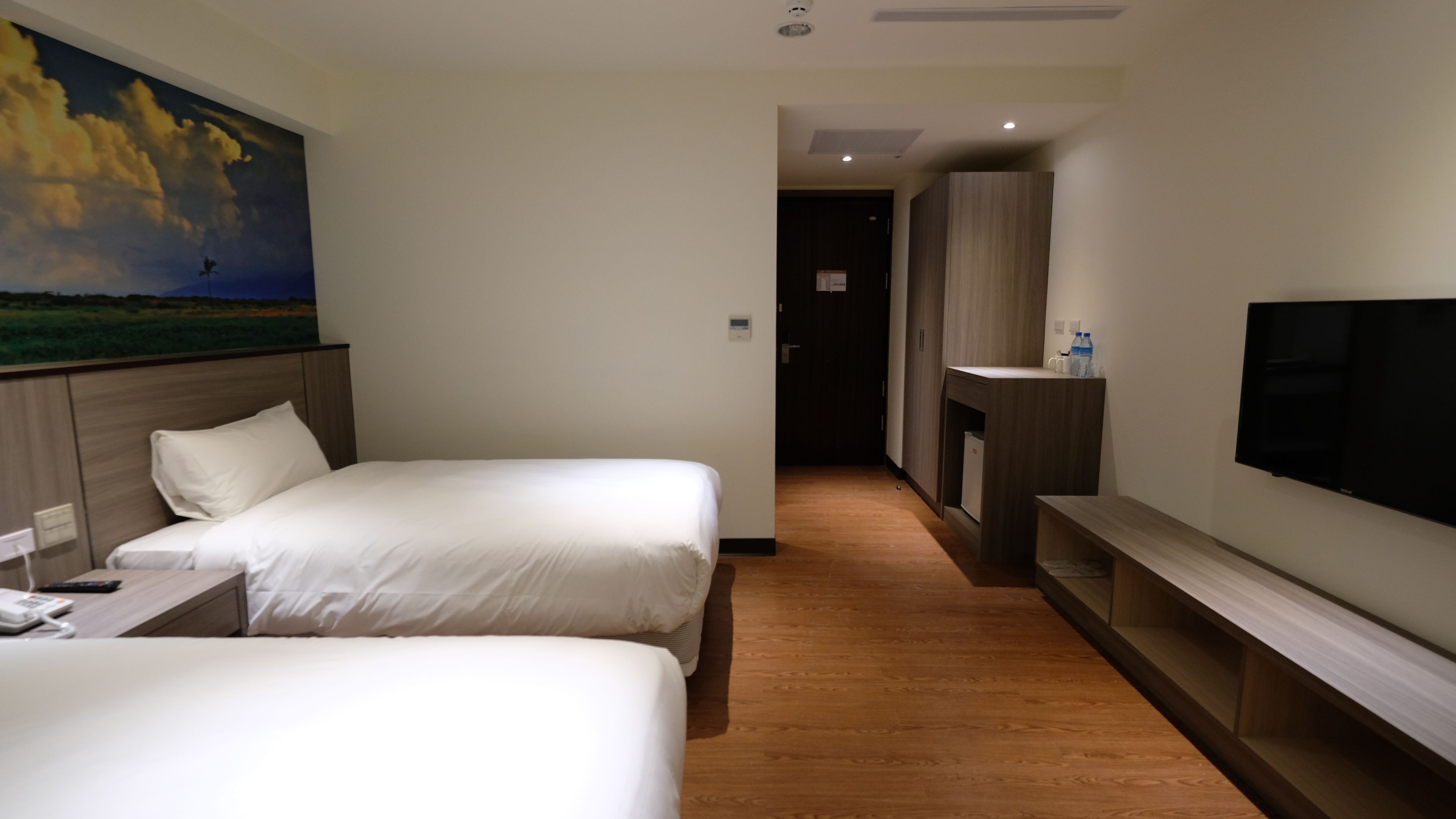 superior twin room, 2 single beds, no windows | desk, soundproofing, free wifi