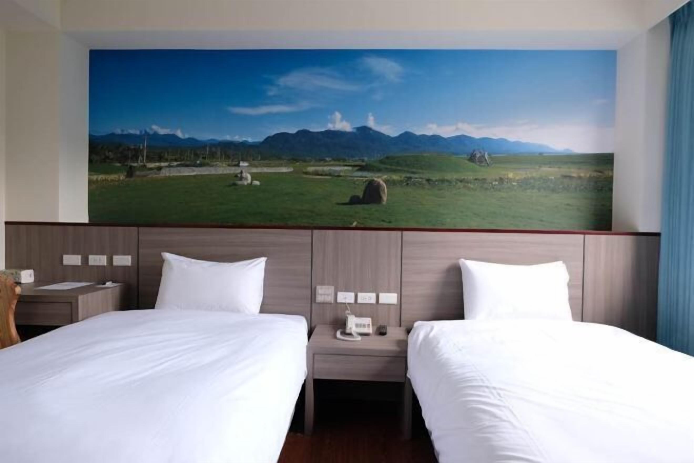 Desk, soundproofing, free WiFi