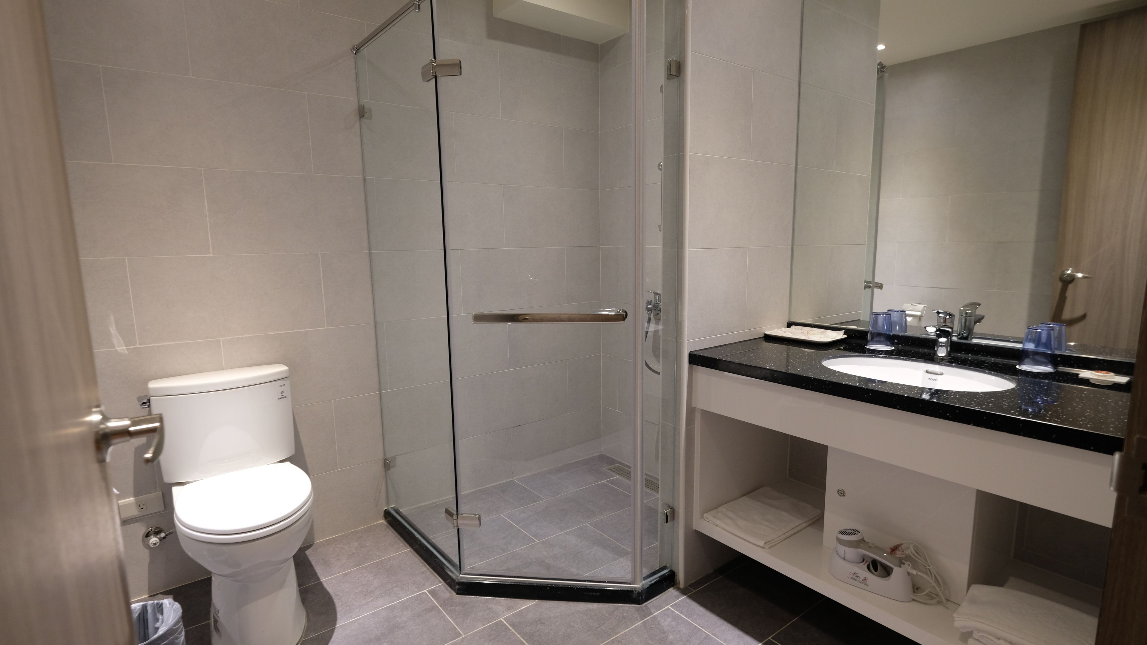 superior twin room, 2 single beds, no windows | desk, soundproofing, free wifi