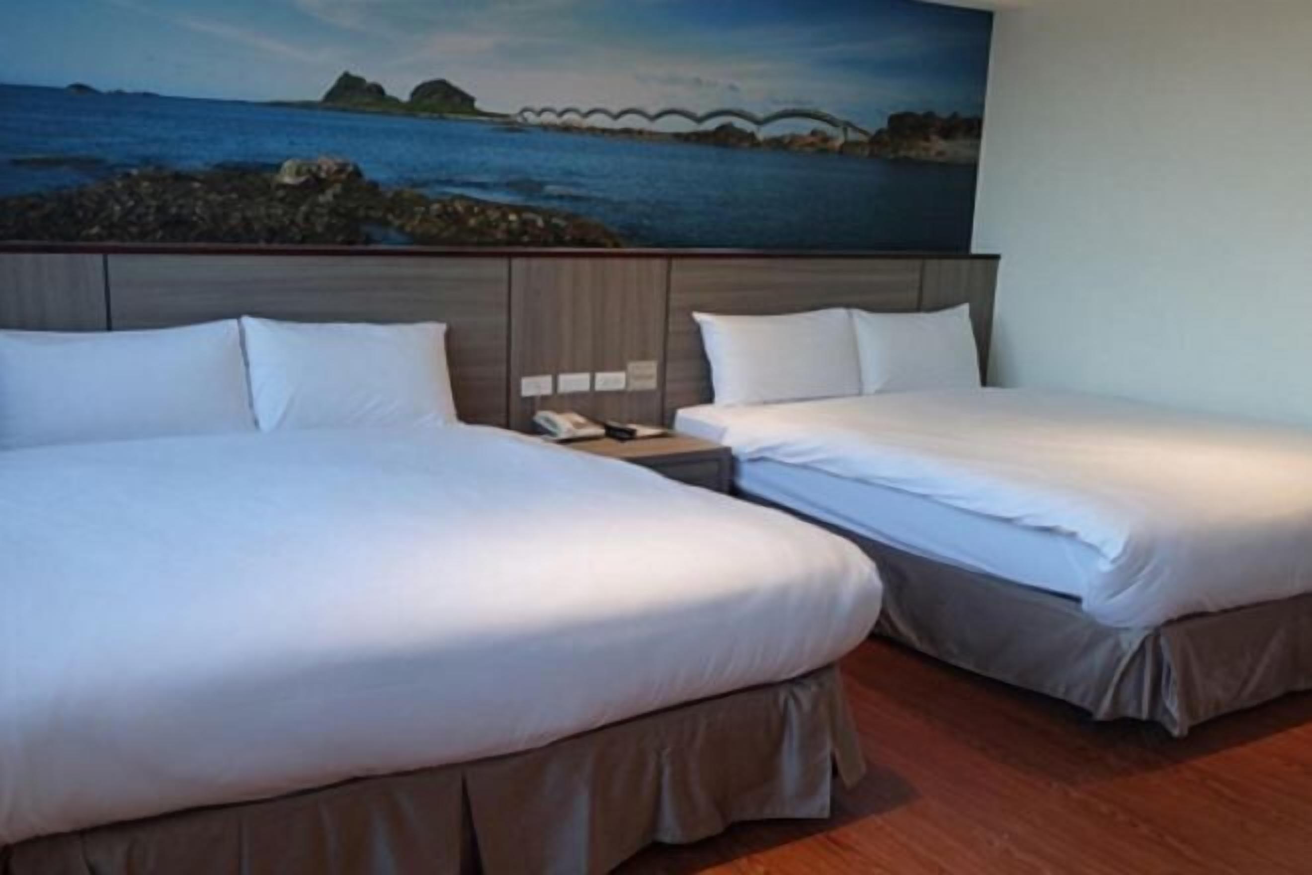 Desk, soundproofing, free WiFi