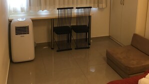 書桌、熨斗/熨衫板、免費 Wi-Fi、床單