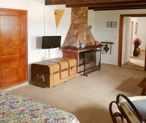 Interior - Casa Rural Aborigen Bimbache Canary style house with original lava bathroom (San Andrés - Valverde - El Hierro)