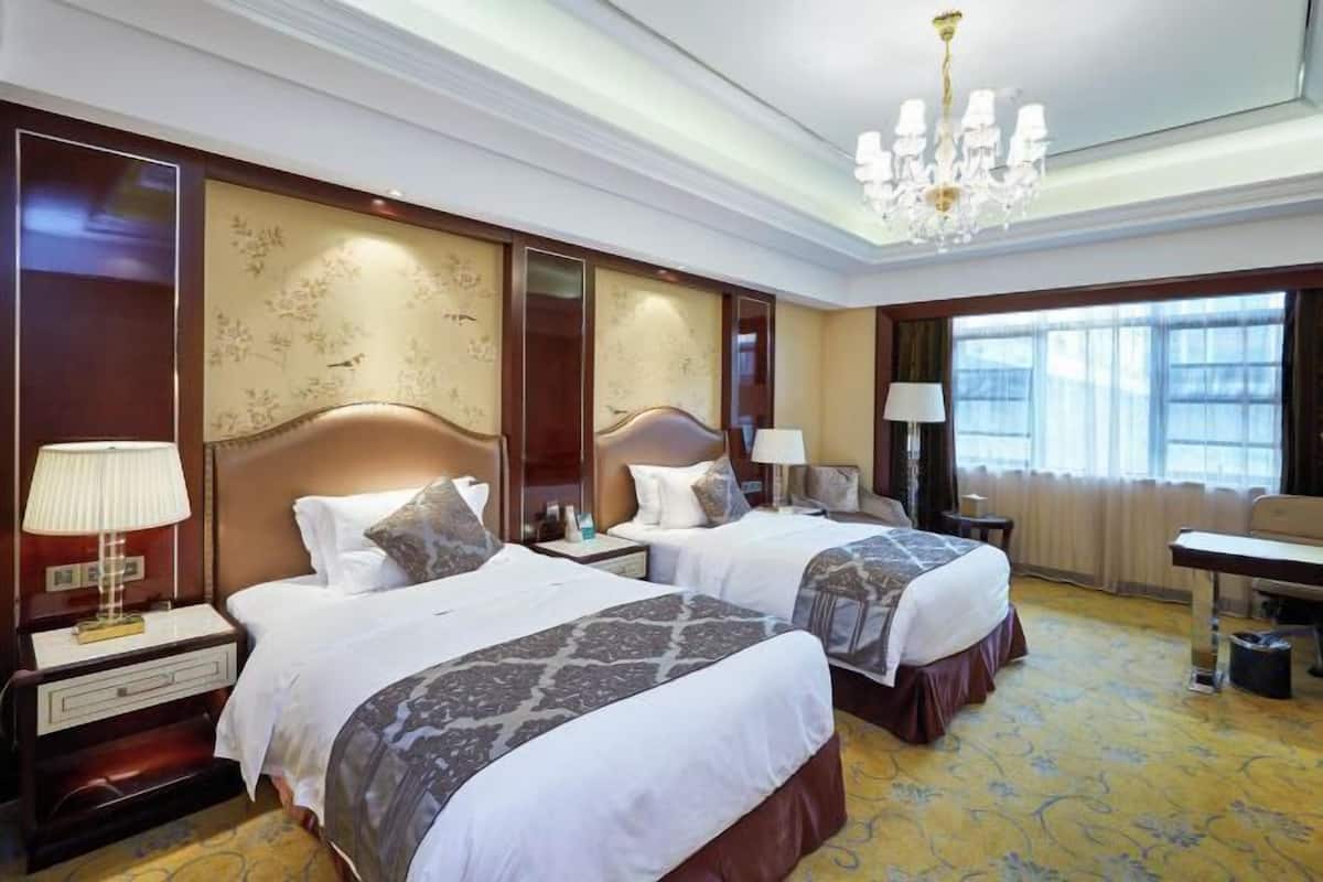 Minibar, in-room safe, desk, blackout drapes