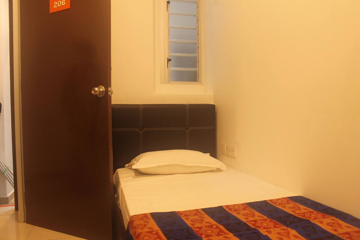 Single Room | WiFi (free)