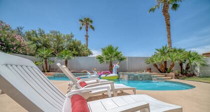 🎉💥5🛏 bed⛱pool-10 min from ✈️airport /strip, 1 mile from In&Out/shopping/grocery🍔