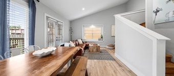 Easy walk to the beach, double deck w/ocean view! Sleeps 10 in 8 separate beds!!