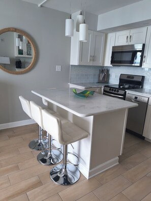 Fridge, microwave, oven, stovetop - GREAT FOR COUPLES, OCEAN FRONT, SPA SHOWER GORGEOUS BALCONY OCEAN VIEW  KINGBED  (Myrtle Beach)