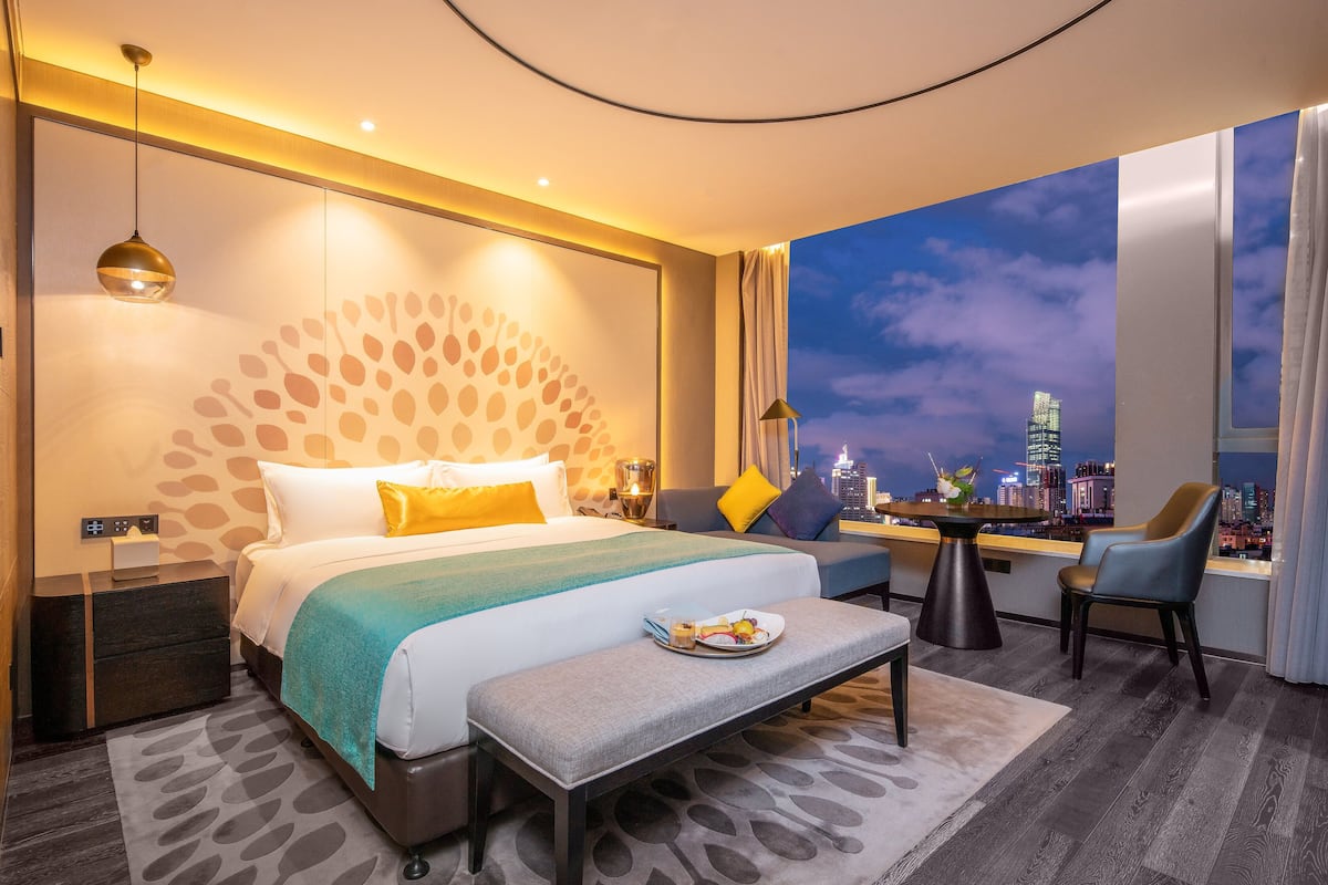 flair studio ( king )   | 1 bedroom, premium bedding, minibar, in-room safe