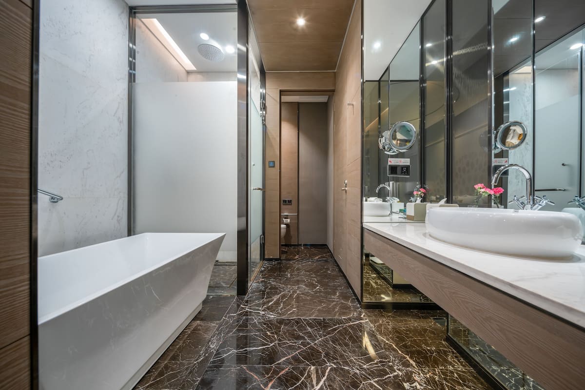 glam suite | bathroom | free toiletries, hair dryer, bathrobes, slippers